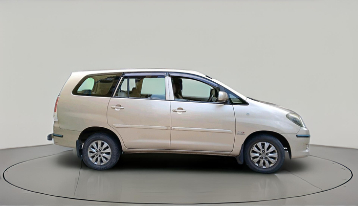 2011 Toyota Innova 2.5 G4 8 STR, Diesel, Manual, 51,074 km, exterior