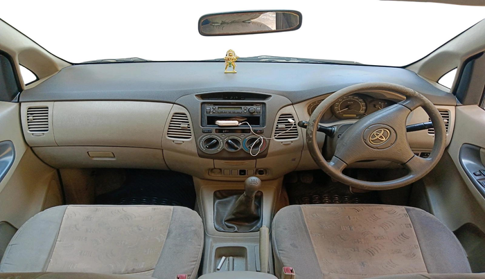 2011 Toyota Innova 2.5 G4 8 STR, Diesel, Manual, 51,074 km, interior