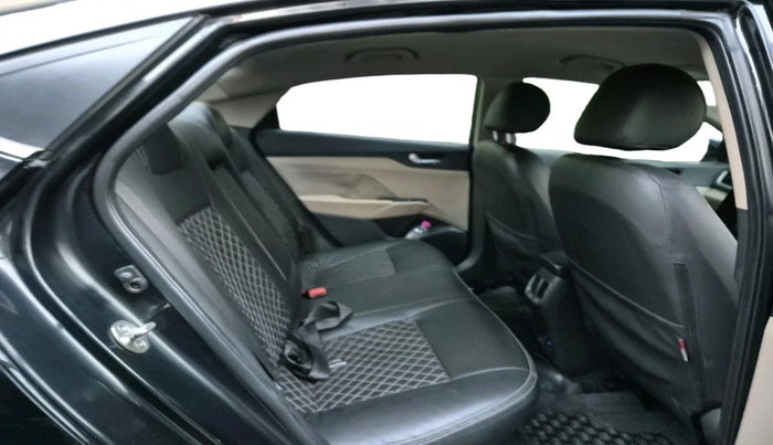 2017 Hyundai Verna 1.6 VTVT SX, Petrol, Manual, 88,093 km, interior