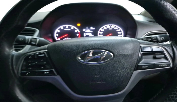 2017 Hyundai Verna 1.6 VTVT SX, Petrol, Manual, 88,093 km, interior