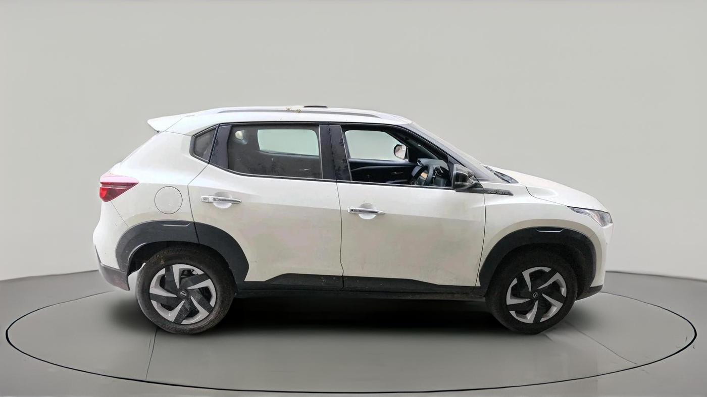 2025 Nissan MAGNITE Acenta B4D 1.0 Petrol AMT, Petrol, Automatic, 5,100 km, exterior