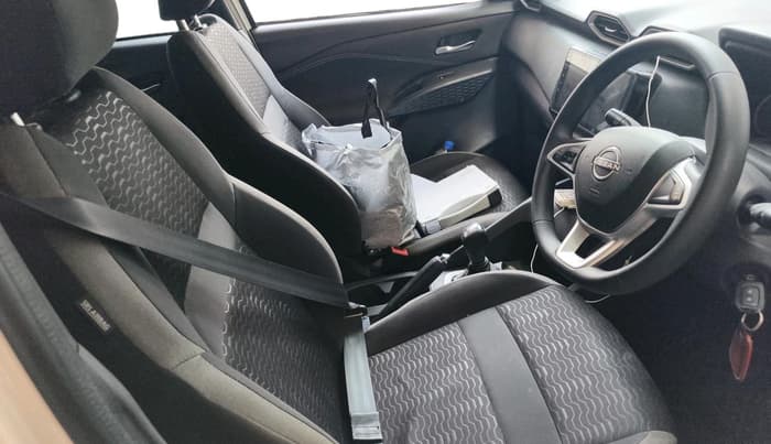 2025 Nissan MAGNITE Acenta B4D 1.0 Petrol AMT, Petrol, Automatic, 4,738 km, interior