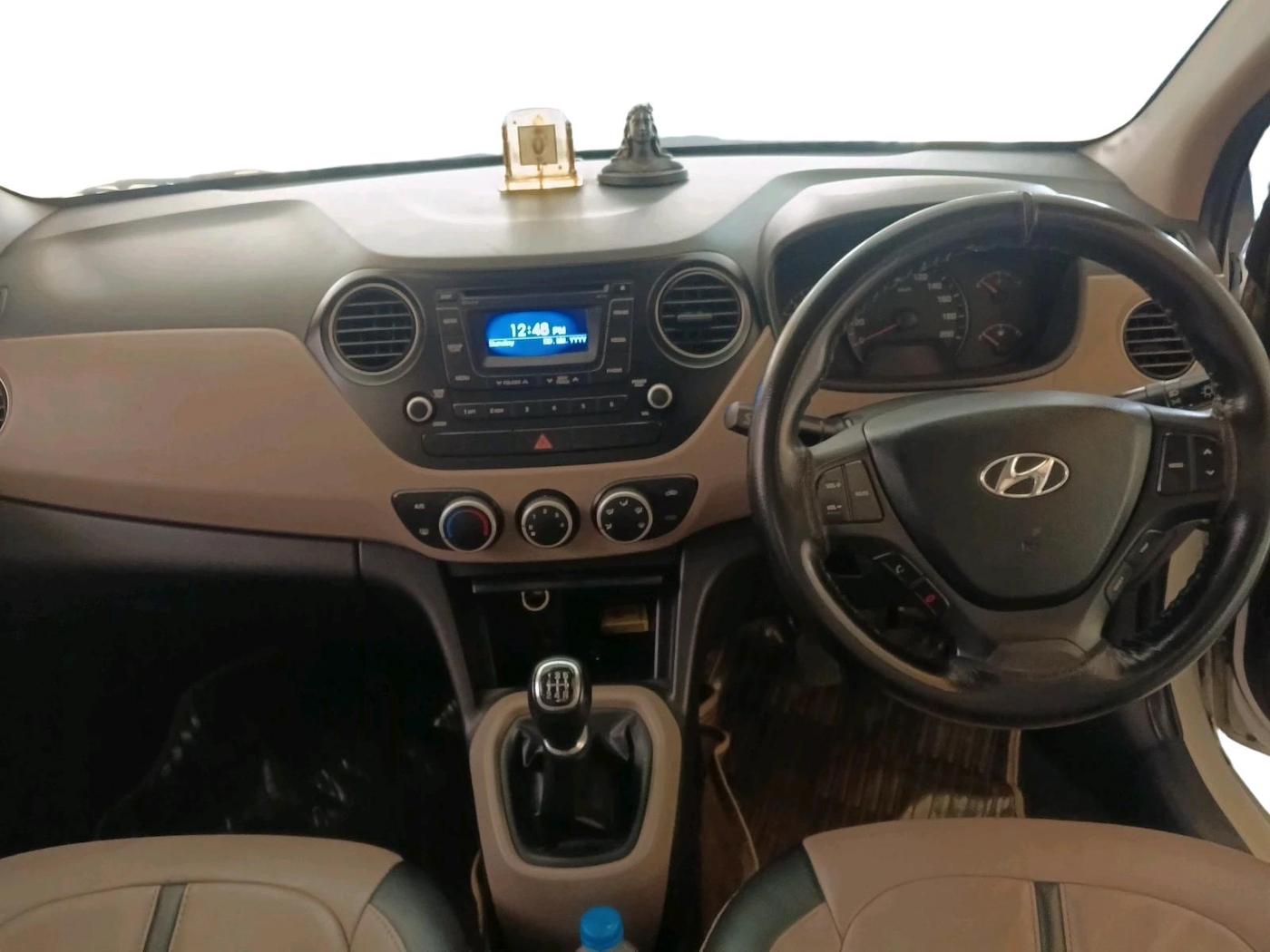 2015 Hyundai Xcent S 1.2, Petrol, Manual, 1,43,291 km, interior