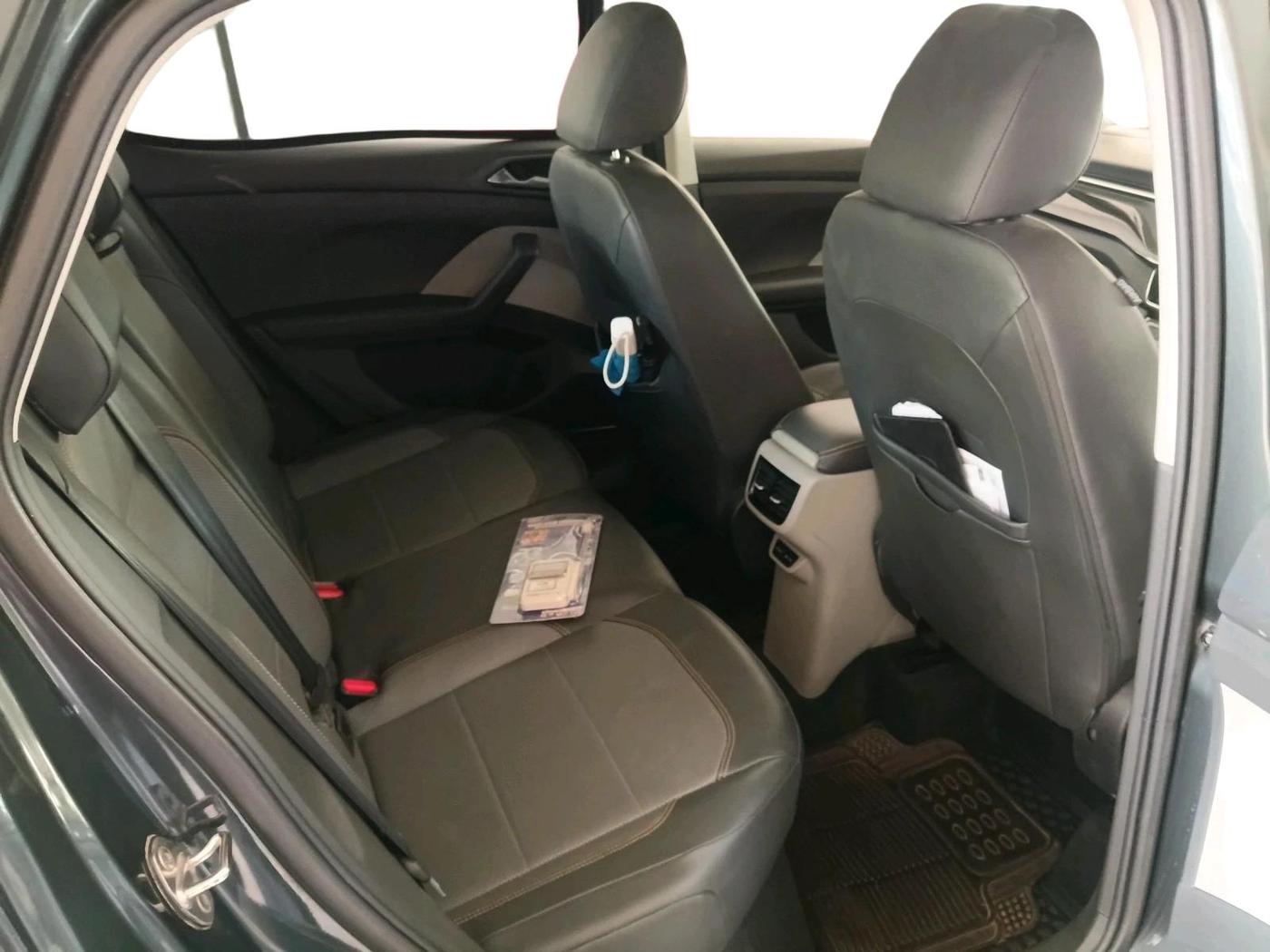 2021 Skoda KUSHAQ STYLE 1.0L TSI MT, Petrol, Manual, 38,684 km, interior