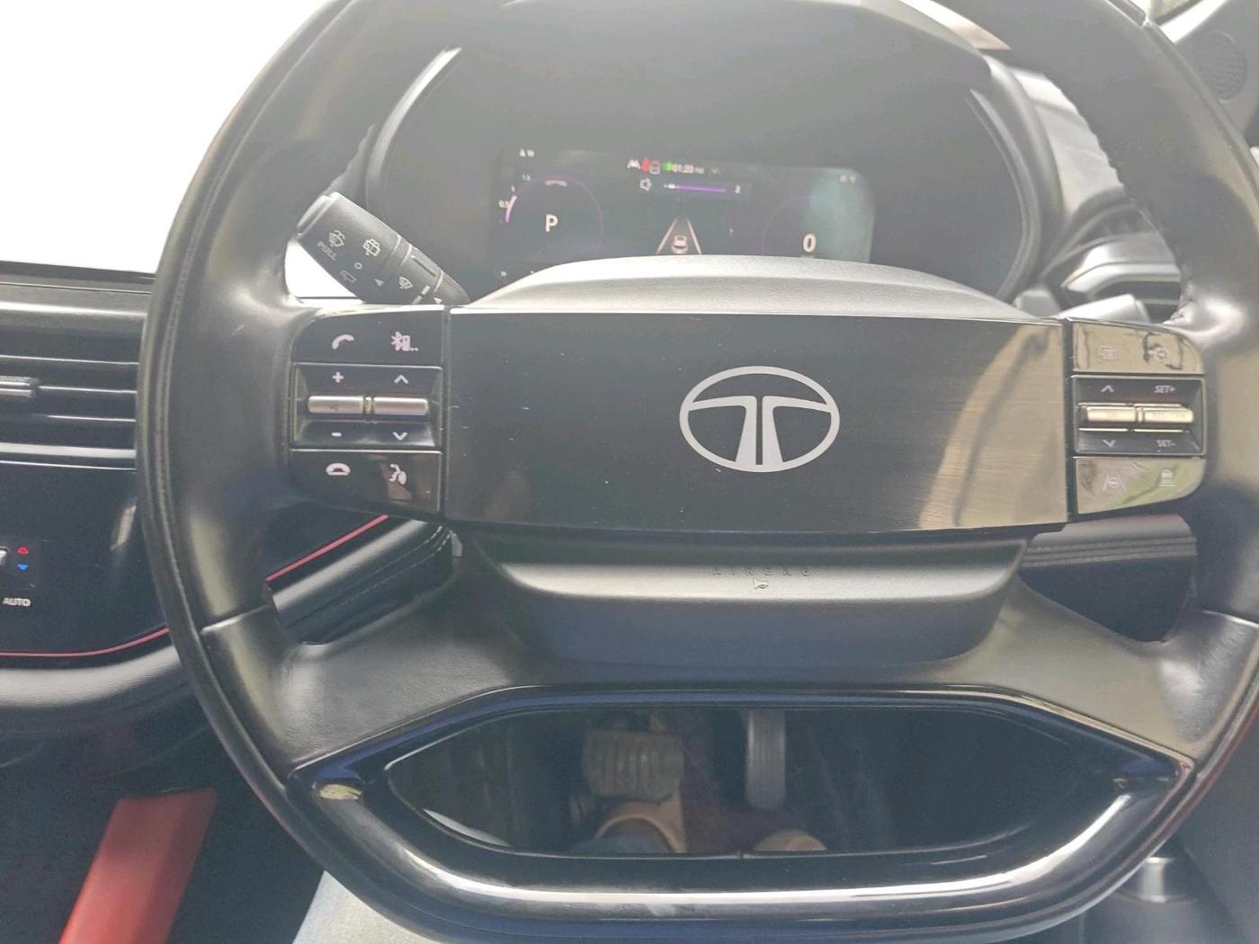 2023 Tata Harrier FEARLESS PLUS DUAL TONE AT, Diesel, Automatic, 21,977 km, interior