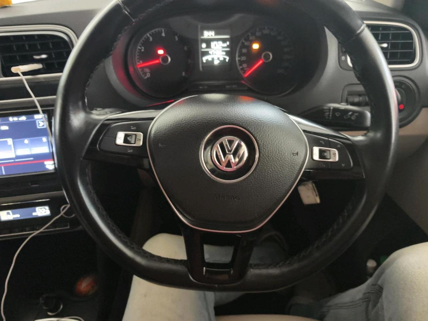 2018 Volkswagen Ameo HIGHLINE PLUS 1.0L 16 ALLOY, Petrol, Manual, 47,466 km, interior