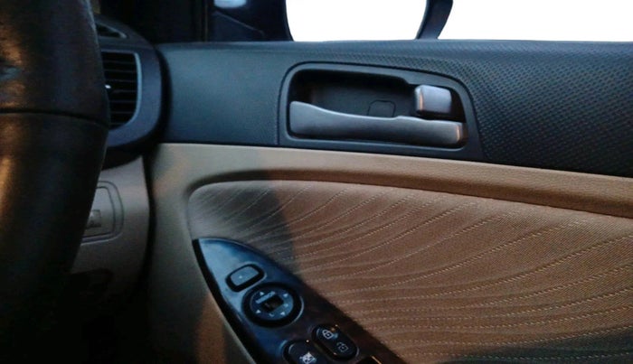 2017 Hyundai Verna 1.6 VTVT SX, Petrol, Manual, 45,569 km, interior