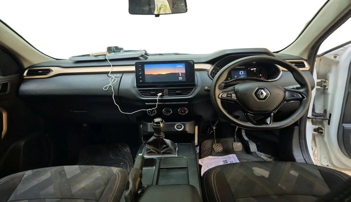 2022 Renault Kiger RXT (O) MT, Petrol, Manual, 360 km, interior