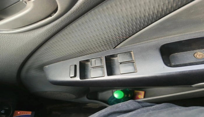 2012 Toyota Etios Liva G, Petrol, Manual, 83,220 km, interior