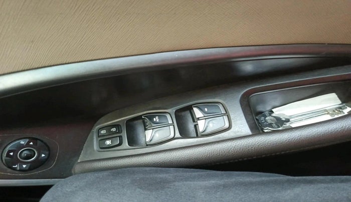 2016 Hyundai Santa Fe 2 WD AT, Diesel, Automatic, 65,423 km, interior