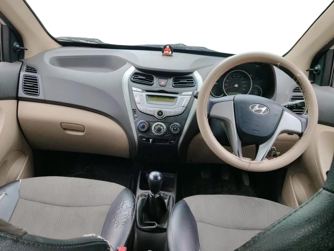 2011 Hyundai Eon SPORTZ, CNG, Manual, 1,43,675 km, interior