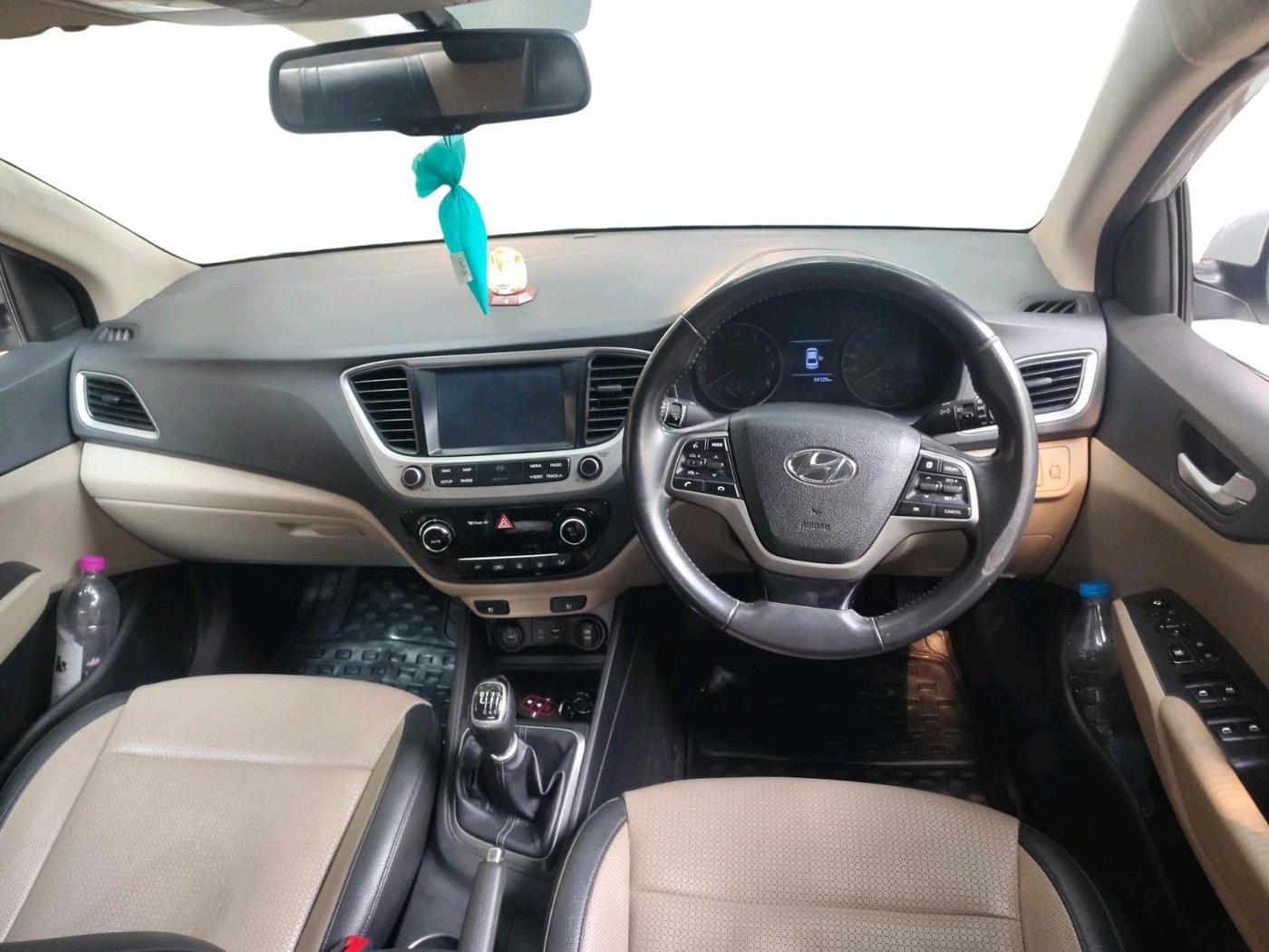 2017 Hyundai Verna 1.6 VTVT SX O, Petrol, Manual, 54,125 km, interior