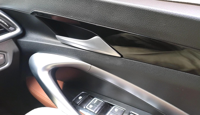 2021 MG HECTOR PLUS SHARP 1.5 PETROL TURBO HYBRID MT 6-STR, Petrol, Manual, 52,984 km, interior
