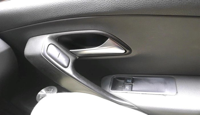 2015 Volkswagen Polo TRENDLINE 1.2L PETROL, Petrol, Manual, 51,189 km, interior