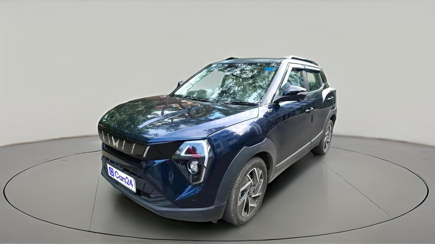2024 Mahindra XUV 3XO AX7L 1.2 Petrol AT, Petrol, Automatic, 8,475 km, exterior