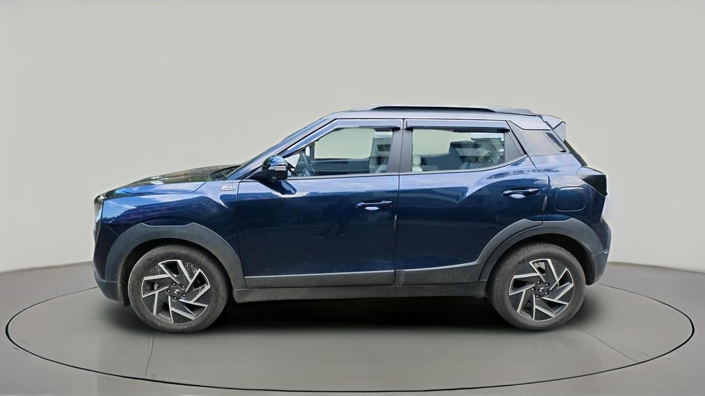 2024 Mahindra XUV 3XO AX7L 1.2 Petrol AT, Petrol, Automatic, 8,475 km, exterior