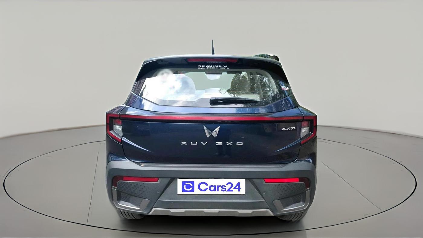 2024 Mahindra XUV 3XO AX7L 1.2 Petrol AT, Petrol, Automatic, 8,475 km, exterior