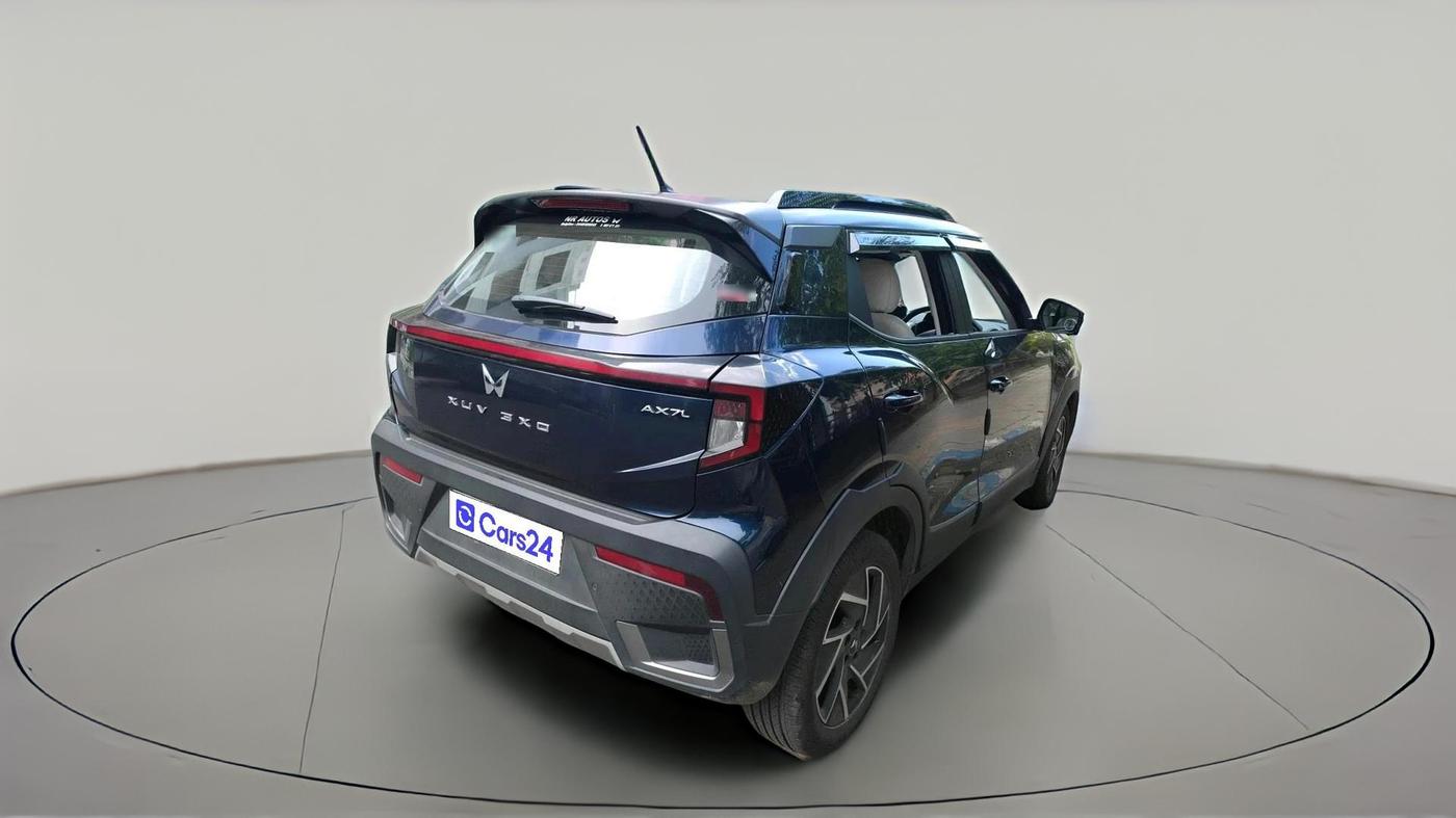 2024 Mahindra XUV 3XO AX7L 1.2 Petrol AT, Petrol, Automatic, 8,475 km, exterior