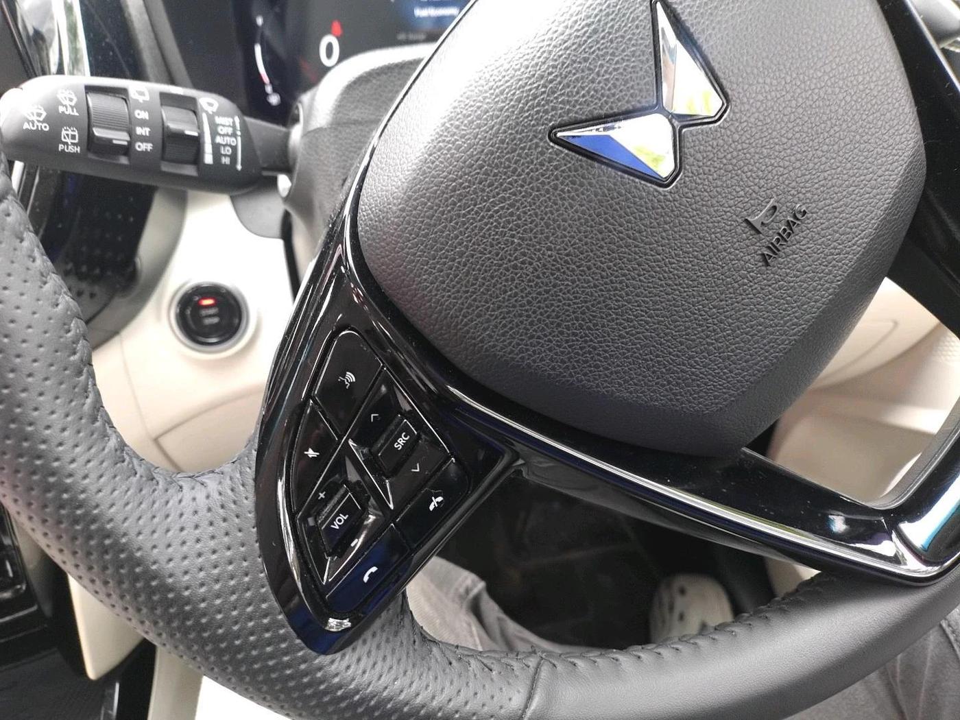 2024 Mahindra XUV 3XO AX7L 1.2 Petrol AT, Petrol, Automatic, 8,475 km, interior