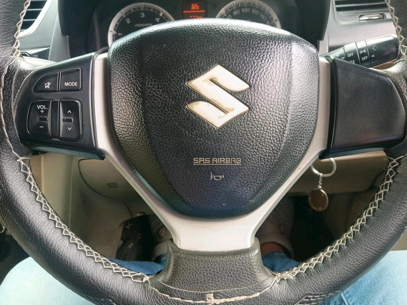2012 Maruti Swift ZDI, Diesel, Manual, 1,07,077 km, interior