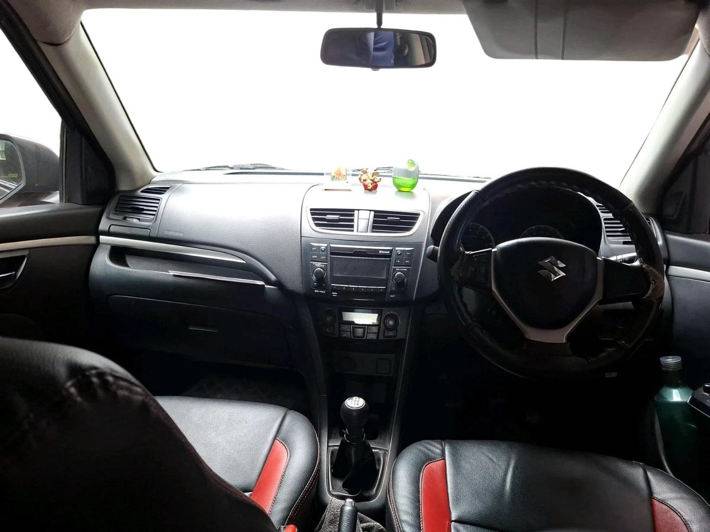 2017 Maruti Swift ZXI, Petrol, Manual, 76,372 km, interior