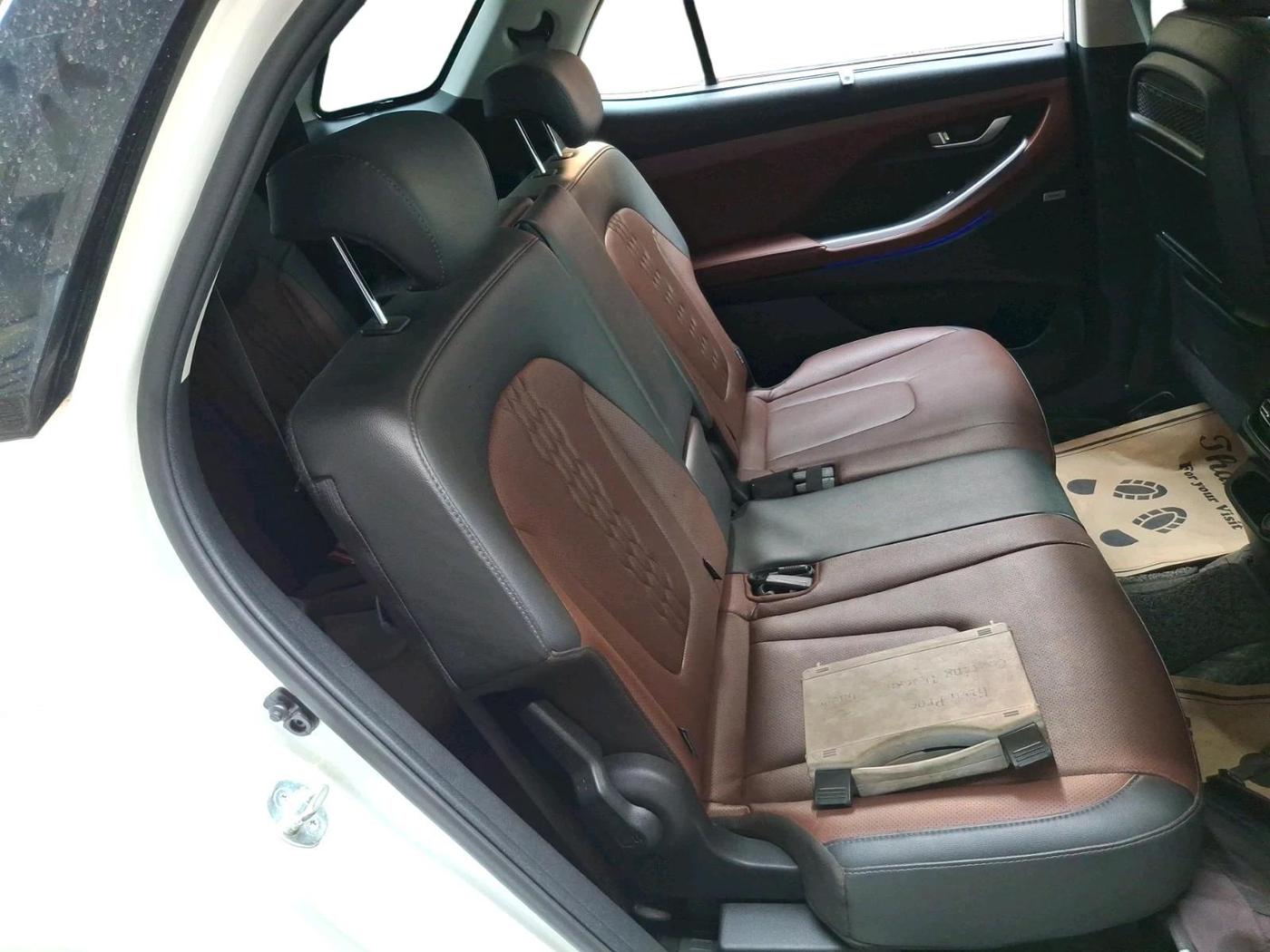 2022 Hyundai ALCAZAR PLATINUM 1.5 MT 7STR, Diesel, Manual, 33,372 km, interior