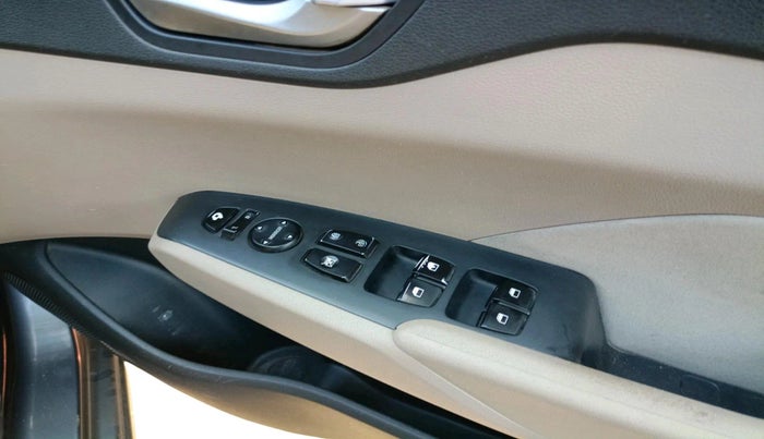 2018 Hyundai Verna 1.6 VTVT SX, Petrol, Manual, 43,976 km, interior