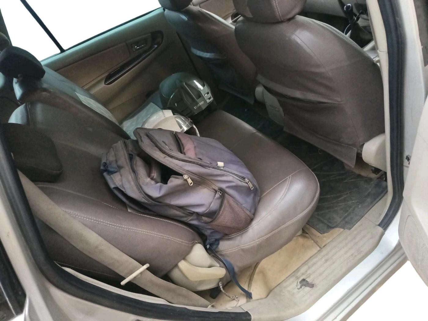 2013 Toyota Innova 2.5 VX 7 STR, Diesel, Manual, 9,88,155 km, interior