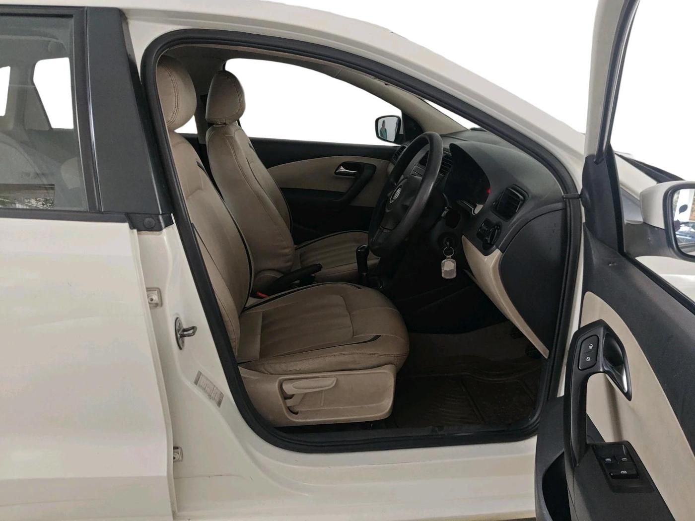 2012 Volkswagen Polo COMFORTLINE 1.2L PETROL, Petrol, Manual, 35,828 km, interior