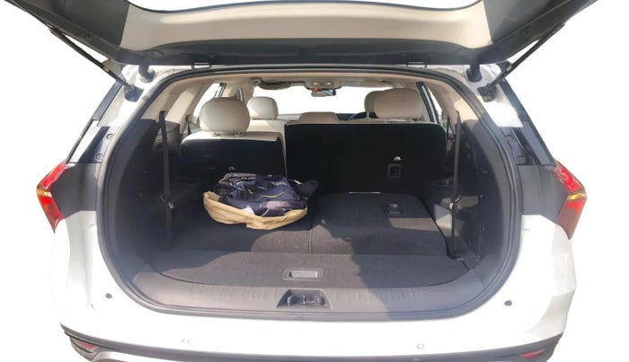 2023 Mahindra XUV700 AX 7 LUXURY D AWD AT 7 STR, Diesel, Automatic, 9,724 km, exterior