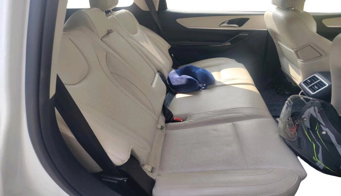 2023 Mahindra XUV700 AX 7 LUXURY D AWD AT 7 STR, Diesel, Automatic, 9,724 km, interior