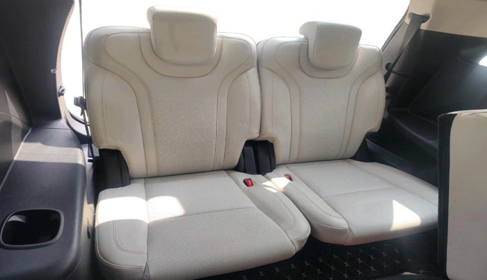 2023 Mahindra XUV700 AX 7 LUXURY D AWD AT 7 STR, Diesel, Automatic, 9,724 km, interior