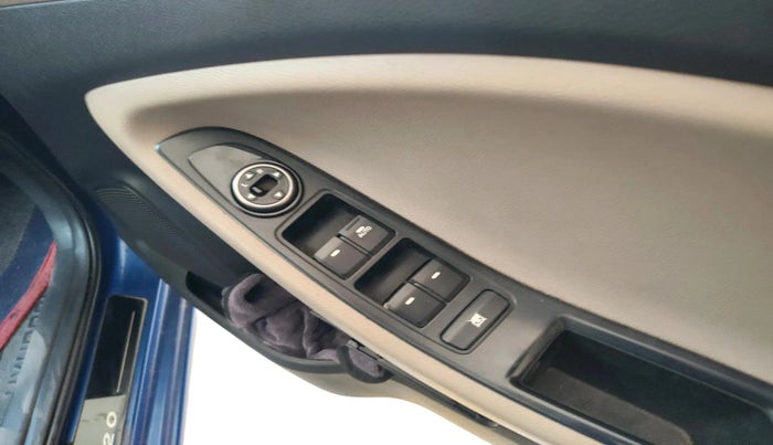 2016 Hyundai Elite i20 MAGNA 1.2, Petrol, Manual, 27,892 km, interior