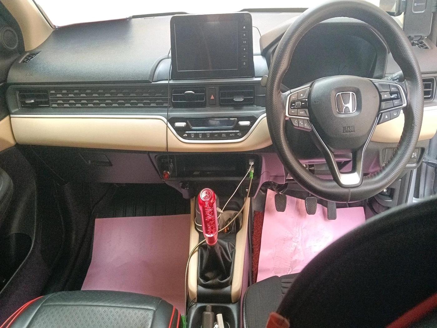 2025 Honda Amaze ZX 1.2 Petrol MT, Petrol, Manual, 21,849 km, interior