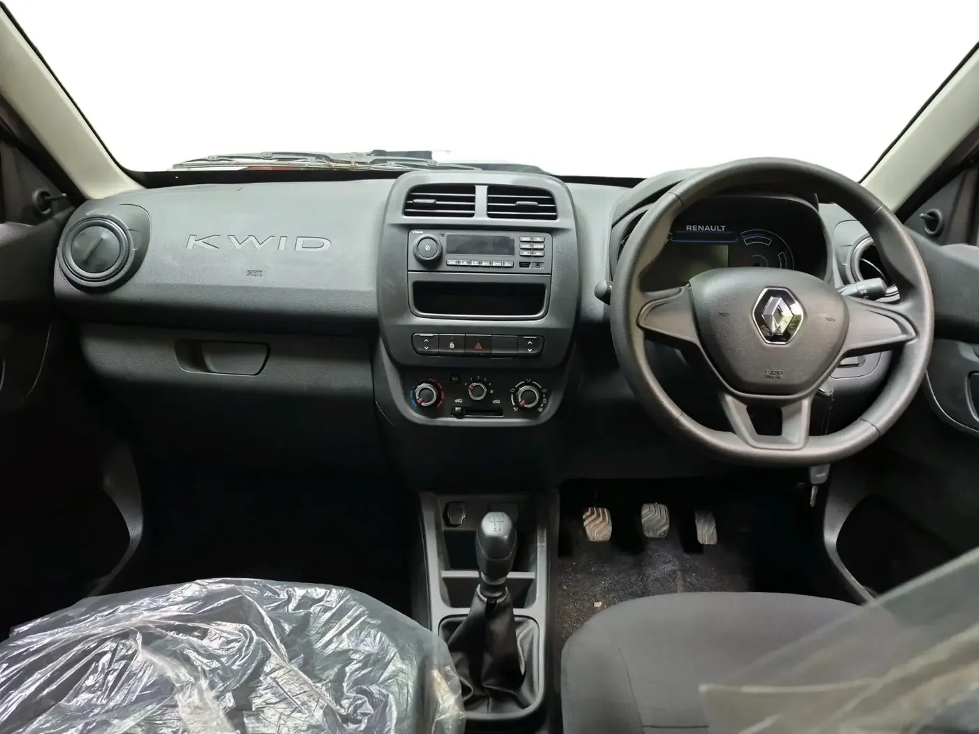 2023 Renault Kwid RXL 1.0 (O), Petrol, Manual, 62 km, interior