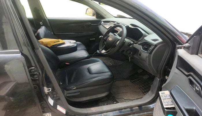 2018 Mahindra KUV 100 NXT K2 P 6 STR, Petrol, Manual, 1,07,081 km, interior