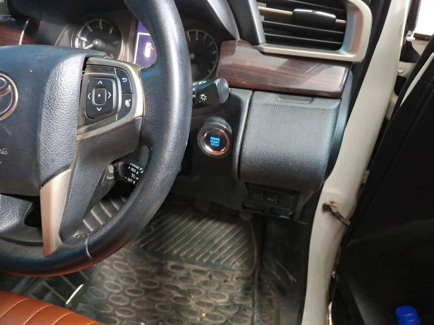 2021 Toyota Innova Crysta 2.4 G 7 STR, Diesel, Manual, 65,944 km, interior