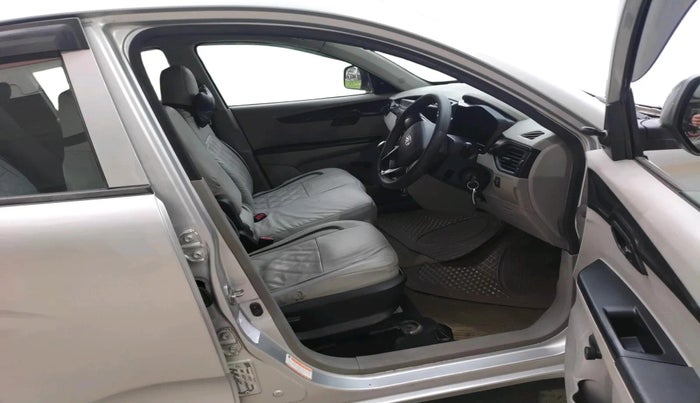 2016 Mahindra Kuv100 K2 6 STR, Petrol, Manual, 51,430 km, interior