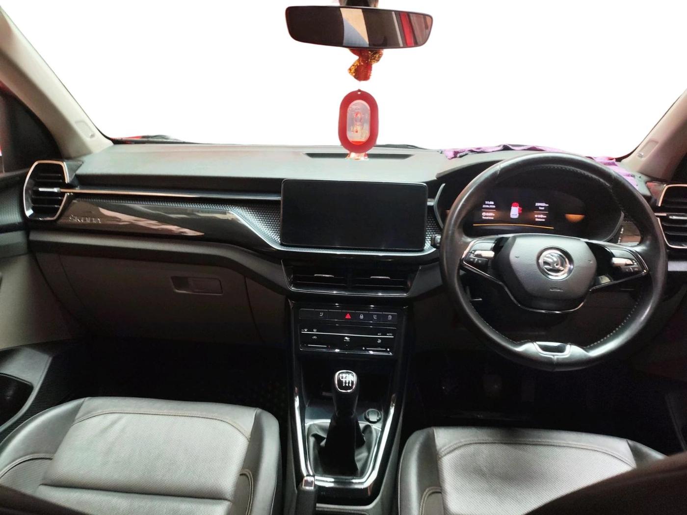 2023 Skoda KUSHAQ STYLE 1.0L TSI MT, Petrol, Manual, 23,903 km, interior