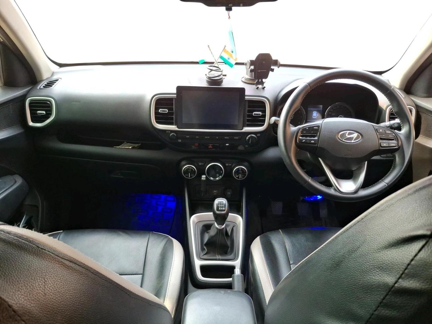 2019 Hyundai VENUE SX 1.0 (O) TURBO, Petrol, Manual, 27,742 km, interior