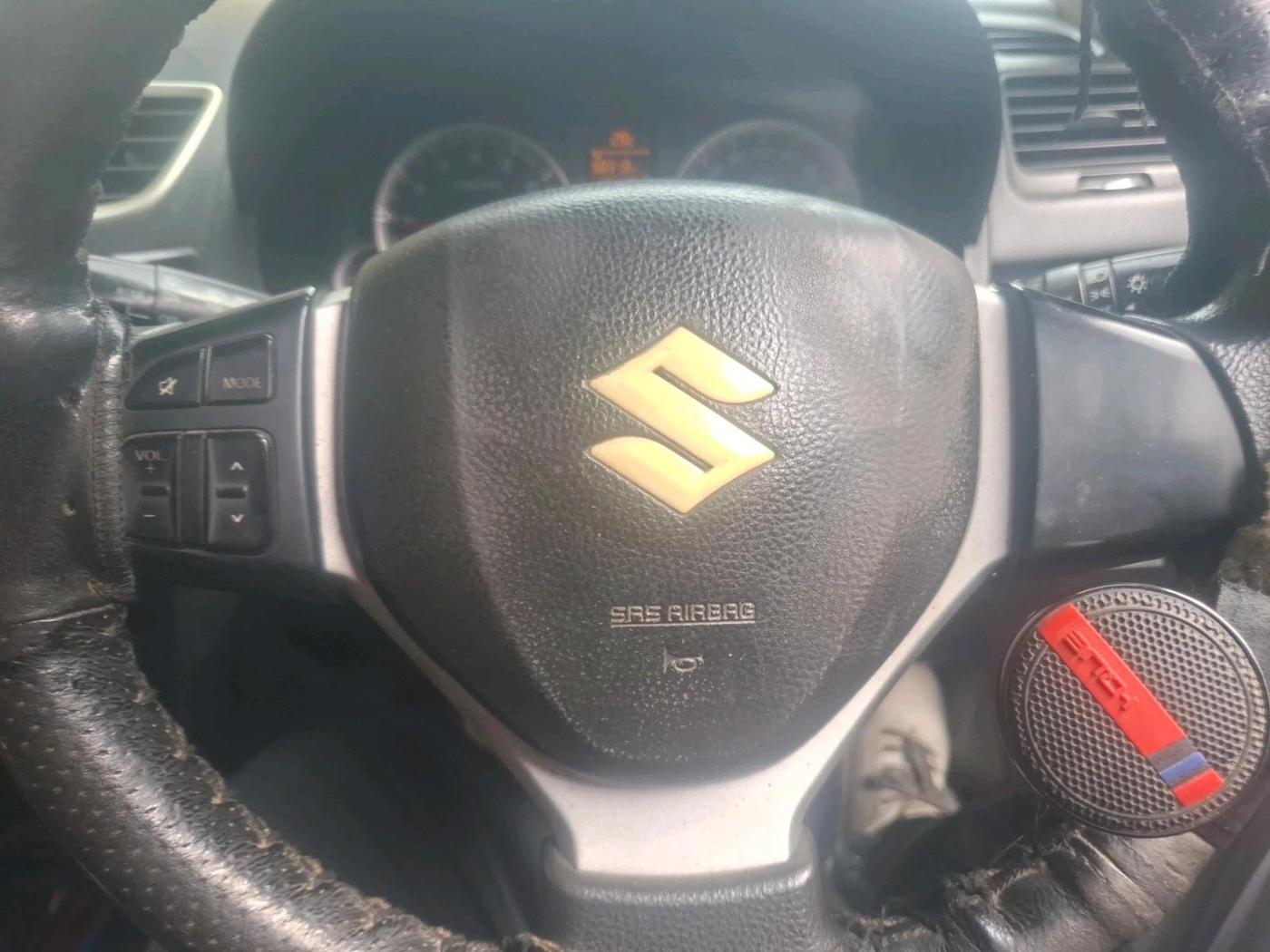 2012 Maruti Swift ZXI, Petrol, Manual, 1,00,777 km, interior