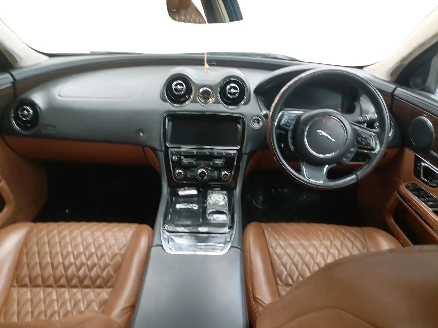 2018 Jaguar XJ L 3.0 V 6 PORTFOLIO, Diesel, Automatic, 38,154 km, interior