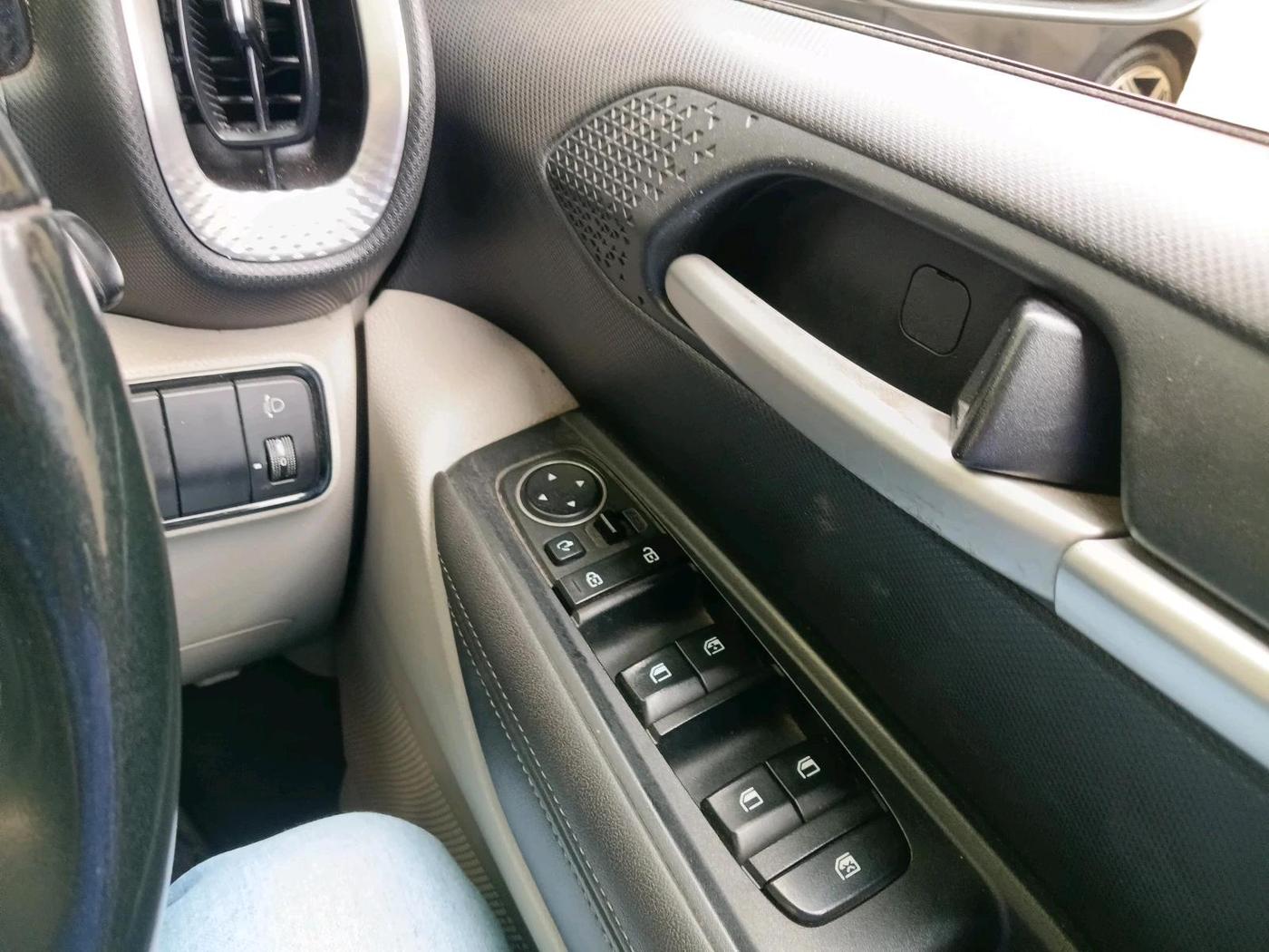 2021 KIA SONET HTX 1.0 IMT, Petrol, Manual, 61,426 km, interior