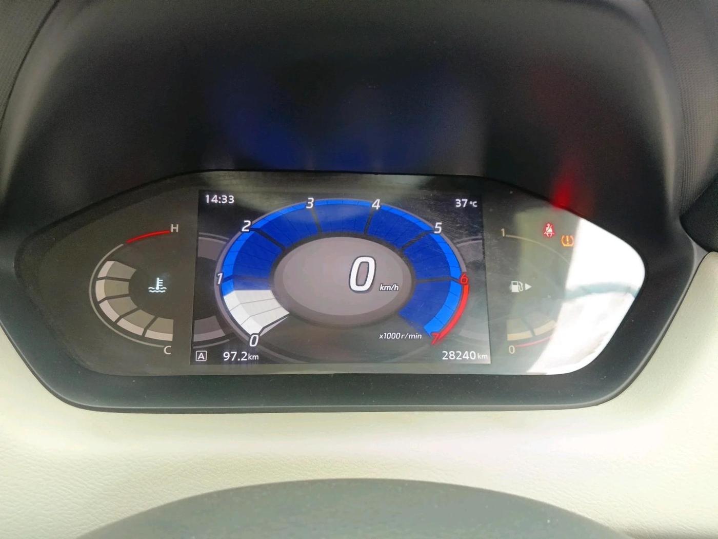 2024 Nissan MAGNITE XV MT, Petrol, Manual, 28,240 km, interior