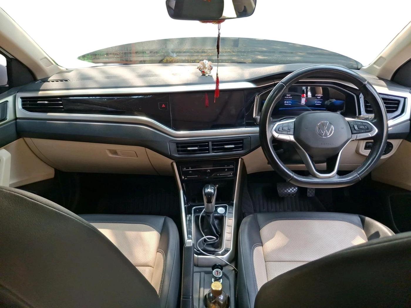 2023 Volkswagen VIRTUS TOPLINE TSI 1.0 AT, Petrol, Automatic, 21,495 km, interior