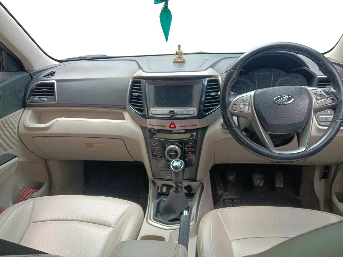 2019 Mahindra XUV300 W8 (O) 1.5 DIESEL, Diesel, Manual, 1,51,885 km, interior