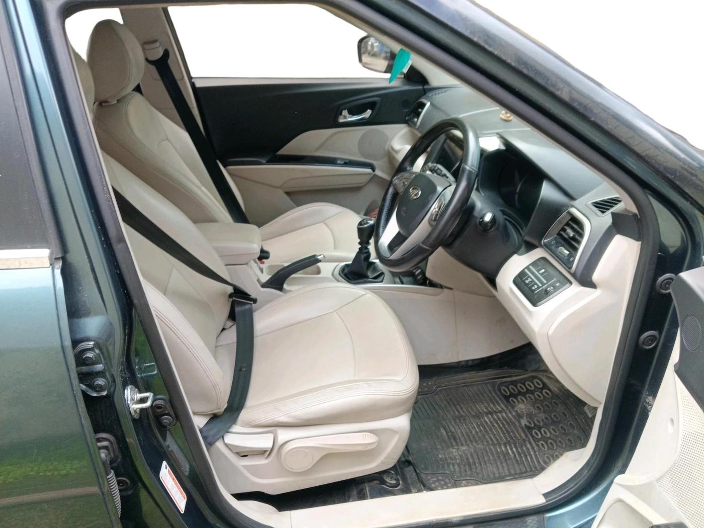 2019 Mahindra XUV300 W8 (O) 1.5 DIESEL, Diesel, Manual, 1,51,885 km, interior