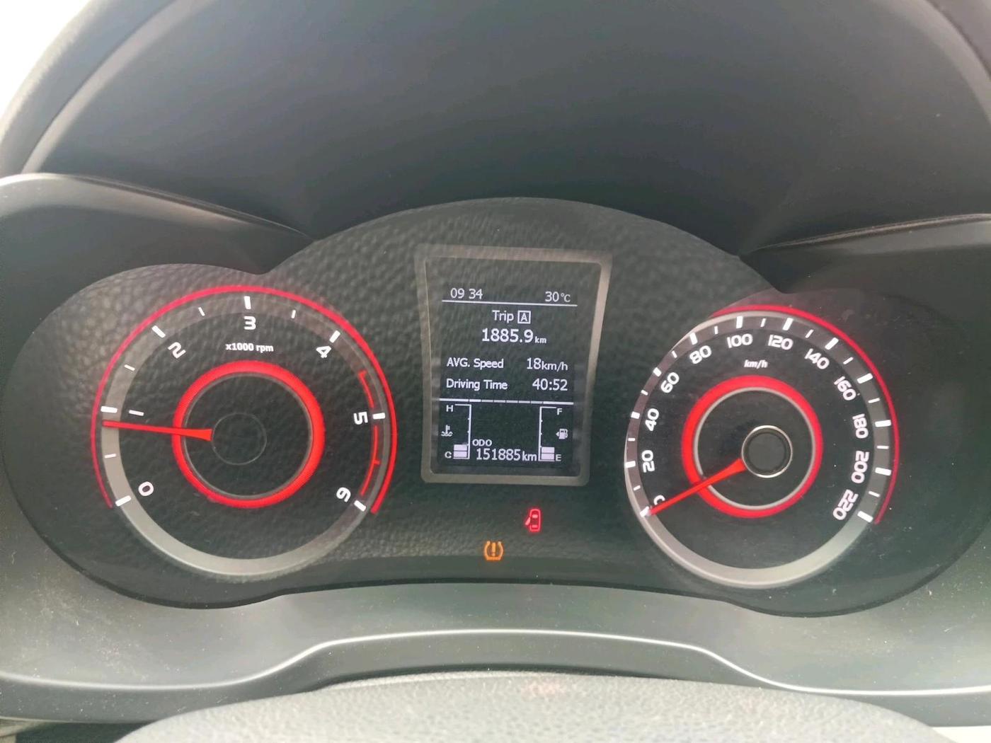 2019 Mahindra XUV300 W8 (O) 1.5 DIESEL, Diesel, Manual, 1,51,885 km, interior