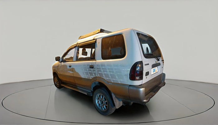 2013 Chevrolet Tavera NEO 3 LT 8 STR BS IV, Diesel, Manual, 1,25,179 km, exterior