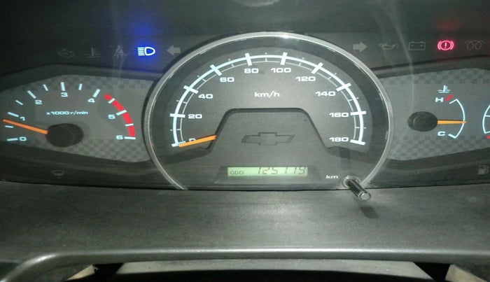 2013 Chevrolet Tavera NEO 3 LT 8 STR BS IV, Diesel, Manual, 1,25,179 km, interior